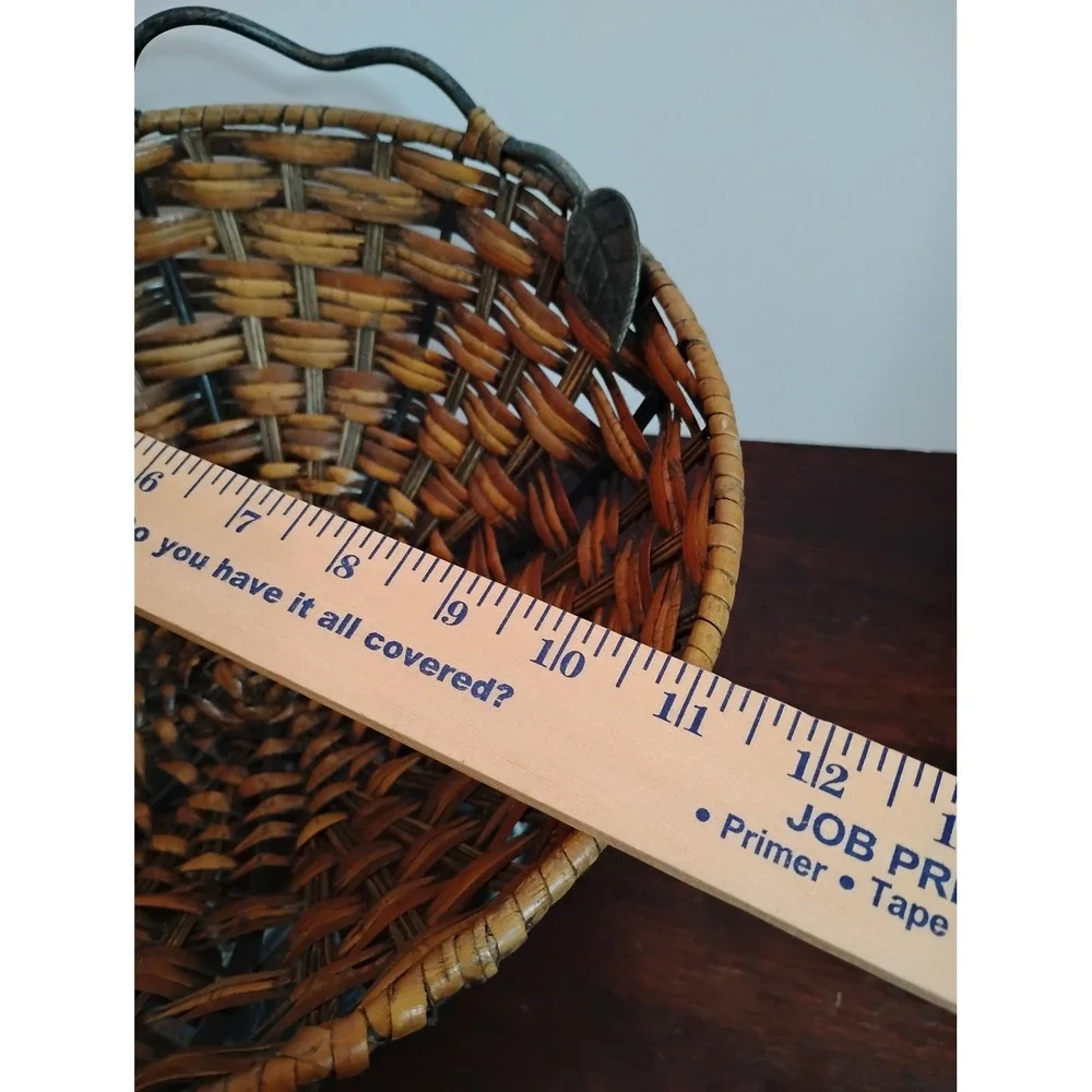 Rustic Woven Wicker FruitBasket Metal Pedestal Base Leaf Detail Centerpiece Bowl